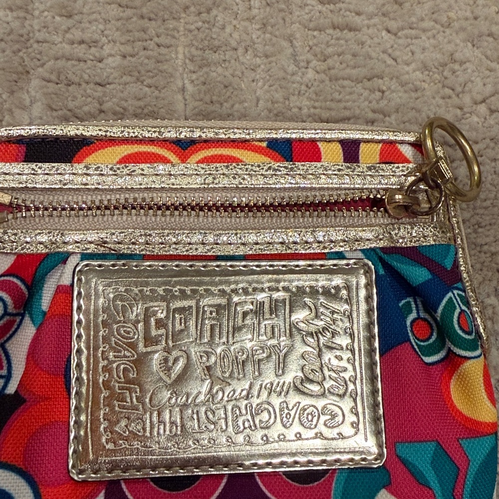 COACH POPPY COLECCIÓN WRISTLET wallet GUC - Picture 2 of 7